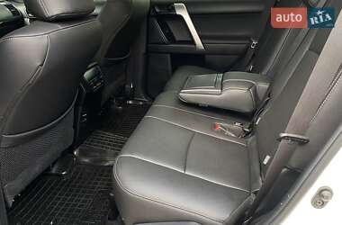 Внедорожник / Кроссовер Toyota Land Cruiser Prado 2018 в 
