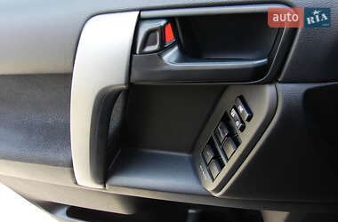 Позашляховик / Кросовер Toyota Land Cruiser Prado 2017 в  фото 15 Позашляховик / Кросовер Toyota Land Cruiser Prado 2017 в