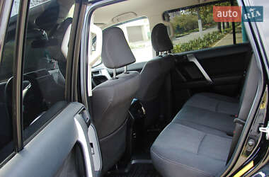 Позашляховик / Кросовер Toyota Land Cruiser Prado 2017 в  фото 18 Позашляховик / Кросовер Toyota Land Cruiser Prado 2017 в