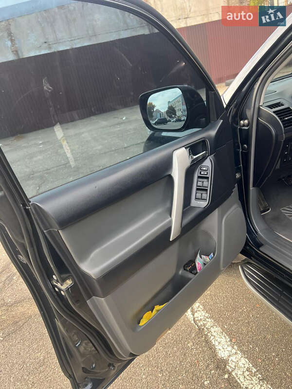 Позашляховик / Кросовер Toyota Land Cruiser Prado 2010 в Києві фото 21 Позашляховик / Кросовер Toyota Land Cruiser Prado 2010 в Києві