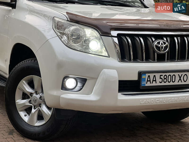 Внедорожник / Кроссовер Toyota Land Cruiser Prado 2010 в Киеве