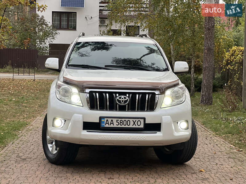 Внедорожник / Кроссовер Toyota Land Cruiser Prado 2010 в Киеве