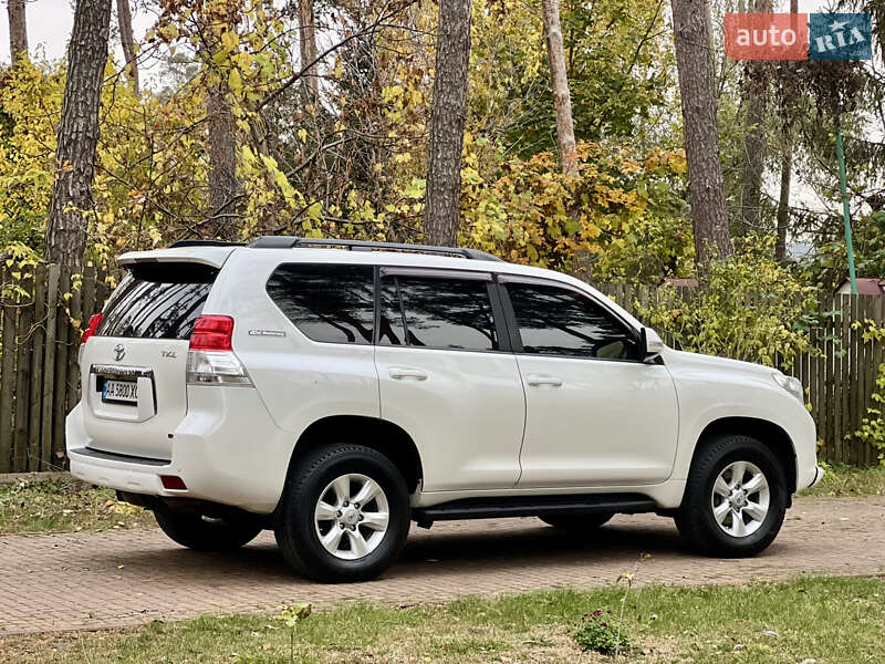 Внедорожник / Кроссовер Toyota Land Cruiser Prado 2010 в Киеве
