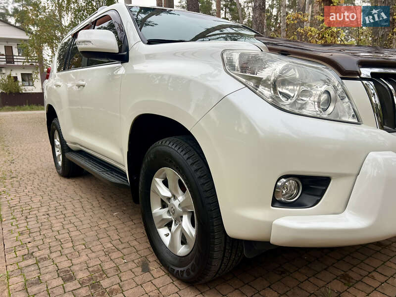 Внедорожник / Кроссовер Toyota Land Cruiser Prado 2010 в Киеве