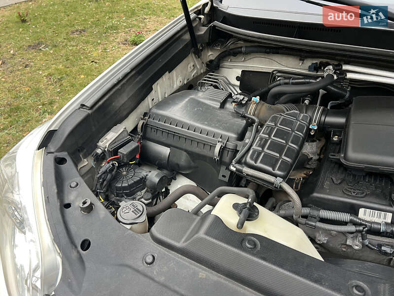 Внедорожник / Кроссовер Toyota Land Cruiser Prado 2010 в Киеве