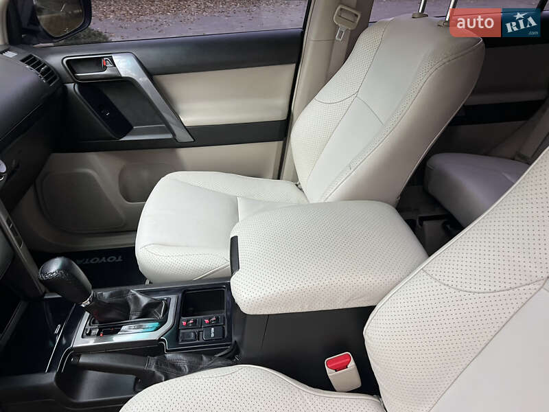 Внедорожник / Кроссовер Toyota Land Cruiser Prado 2010 в Киеве