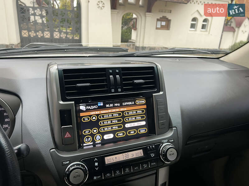 Внедорожник / Кроссовер Toyota Land Cruiser Prado 2010 в Киеве