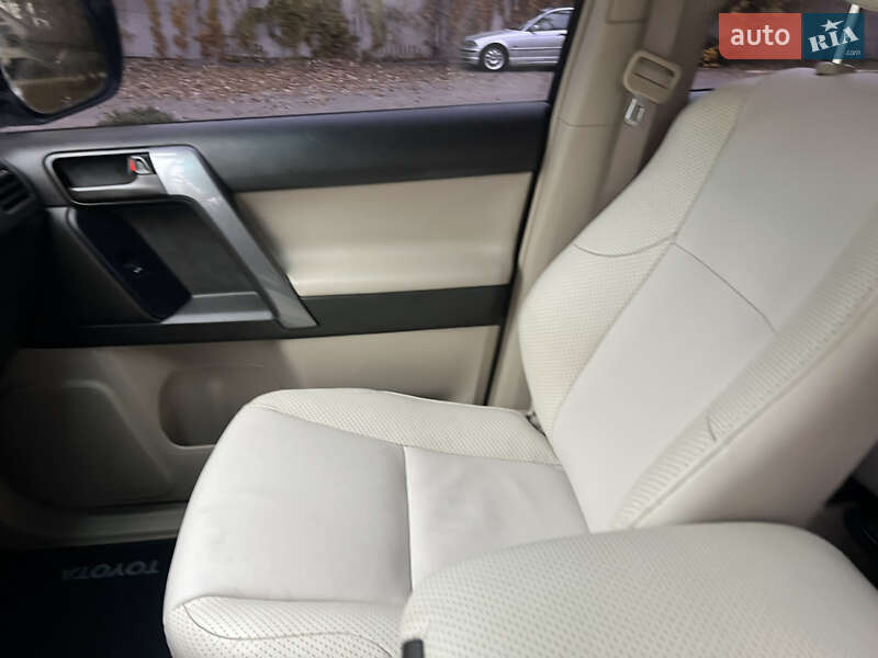 Внедорожник / Кроссовер Toyota Land Cruiser Prado 2010 в Киеве