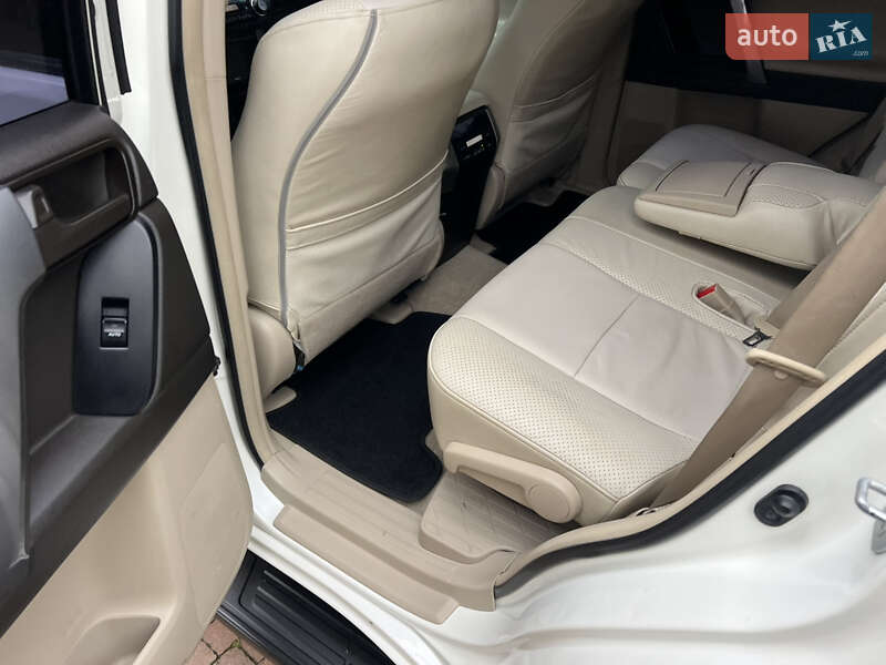 Внедорожник / Кроссовер Toyota Land Cruiser Prado 2010 в Киеве