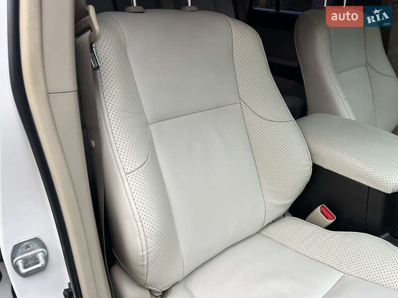 Внедорожник / Кроссовер Toyota Land Cruiser Prado 2010 в Киеве