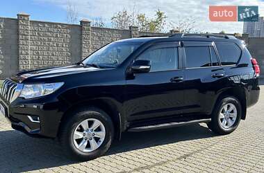 Внедорожник / Кроссовер Toyota Land Cruiser Prado 2019 в 