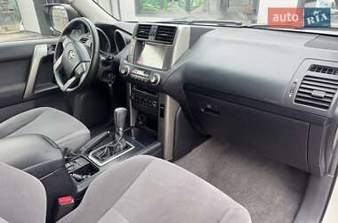 Внедорожник / Кроссовер Toyota Land Cruiser Prado 2012 в 