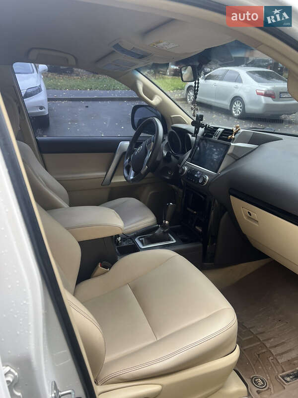 Внедорожник / Кроссовер Toyota Land Cruiser Prado 2014 в Харькове