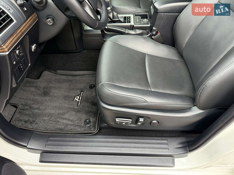 Позашляховик / Кросовер Toyota Land Cruiser Prado 2022 в Запоріжжі