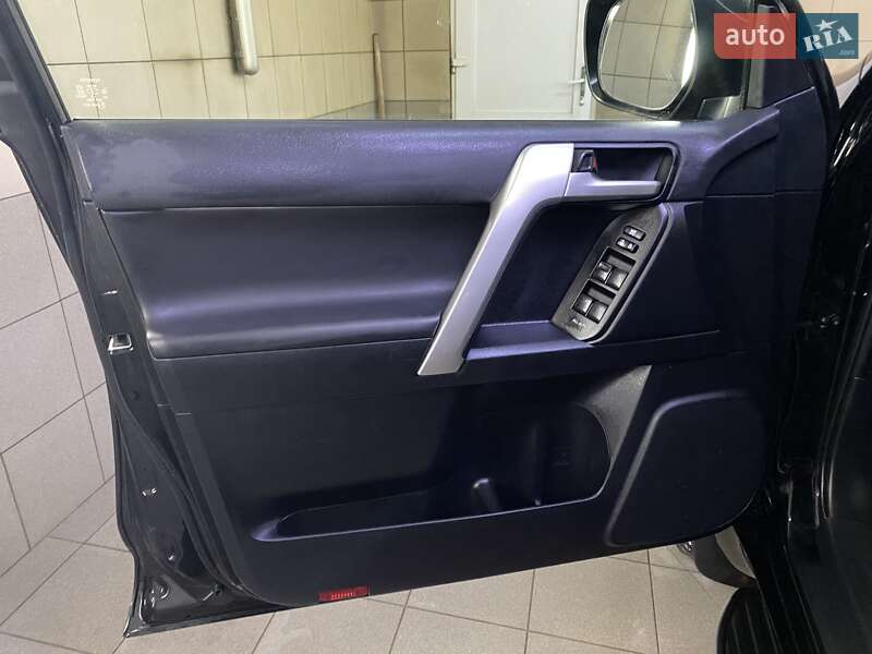 Позашляховик / Кросовер Toyota Land Cruiser Prado 2019 в Умані фото 17 Позашляховик / Кросовер Toyota Land Cruiser Prado 2019 в Умані