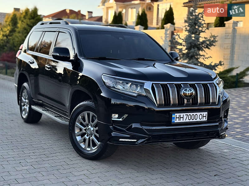 Внедорожник / Кроссовер Toyota Land Cruiser Prado 2020 в 