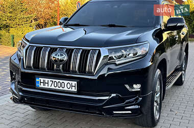 Внедорожник / Кроссовер Toyota Land Cruiser Prado 2020 в 