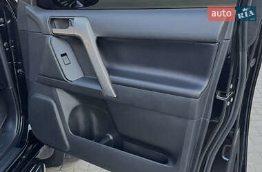 Внедорожник / Кроссовер Toyota Land Cruiser Prado 2020 в 