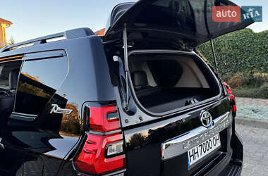 Внедорожник / Кроссовер Toyota Land Cruiser Prado 2020 в 