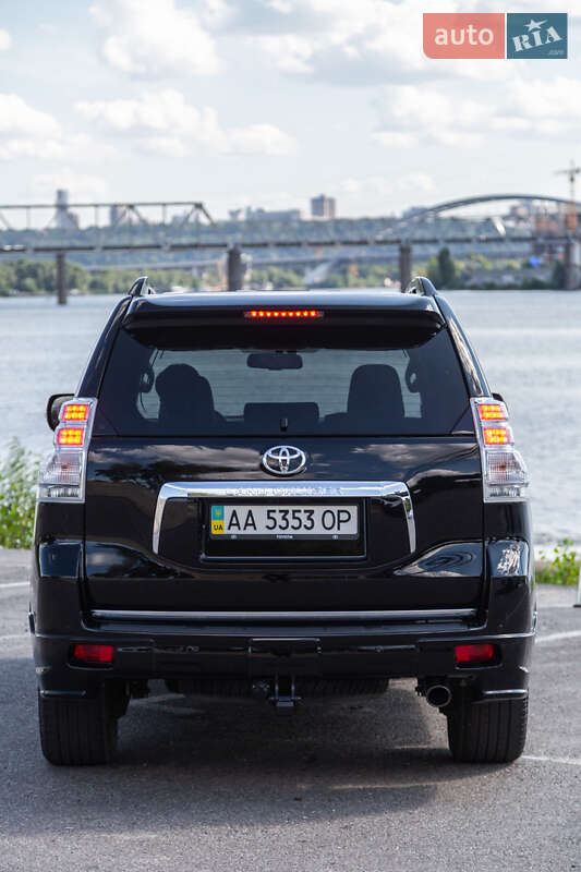 Внедорожник / Кроссовер Toyota Land Cruiser Prado 2011 в Киеве
