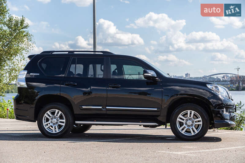 Внедорожник / Кроссовер Toyota Land Cruiser Prado 2011 в Киеве