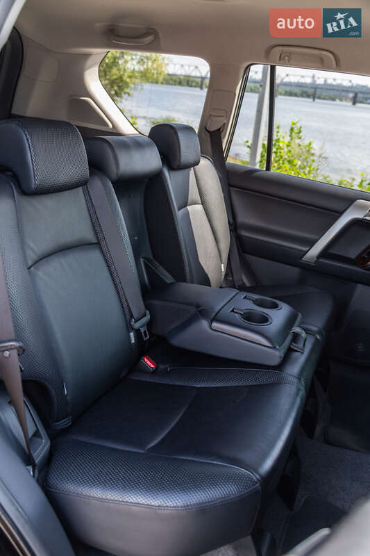 Внедорожник / Кроссовер Toyota Land Cruiser Prado 2011 в Киеве