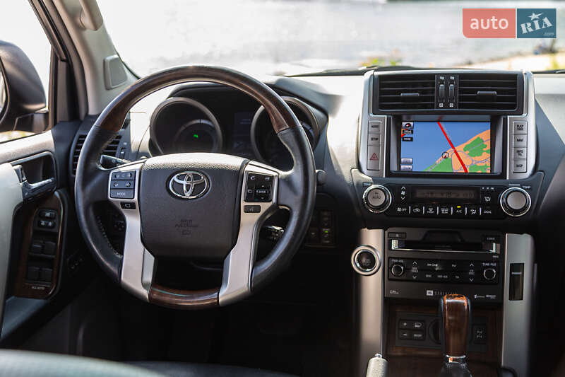 Внедорожник / Кроссовер Toyota Land Cruiser Prado 2011 в Киеве