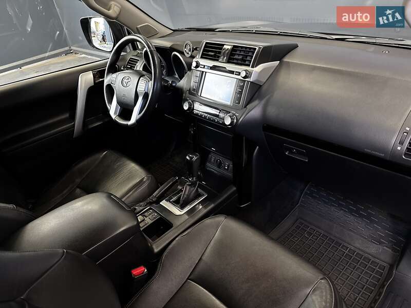 Внедорожник / Кроссовер Toyota Land Cruiser Prado 2017 в Киеве фото 27 Внедорожник / Кроссовер Toyota Land Cruiser Prado 2017 в Киеве