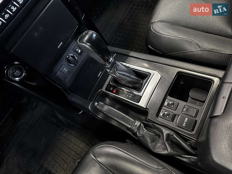 Внедорожник / Кроссовер Toyota Land Cruiser Prado 2017 в Киеве фото 31 Внедорожник / Кроссовер Toyota Land Cruiser Prado 2017 в Киеве