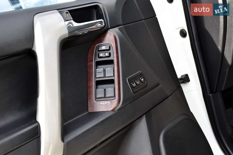 Внедорожник / Кроссовер Toyota Land Cruiser Prado 2014 в Дрогобыче фото 59 Внедорожник / Кроссовер Toyota Land Cruiser Prado 2014 в Дрогобыче