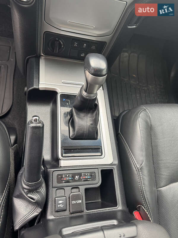 Внедорожник / Кроссовер Toyota Land Cruiser Prado 2019 в Хусте