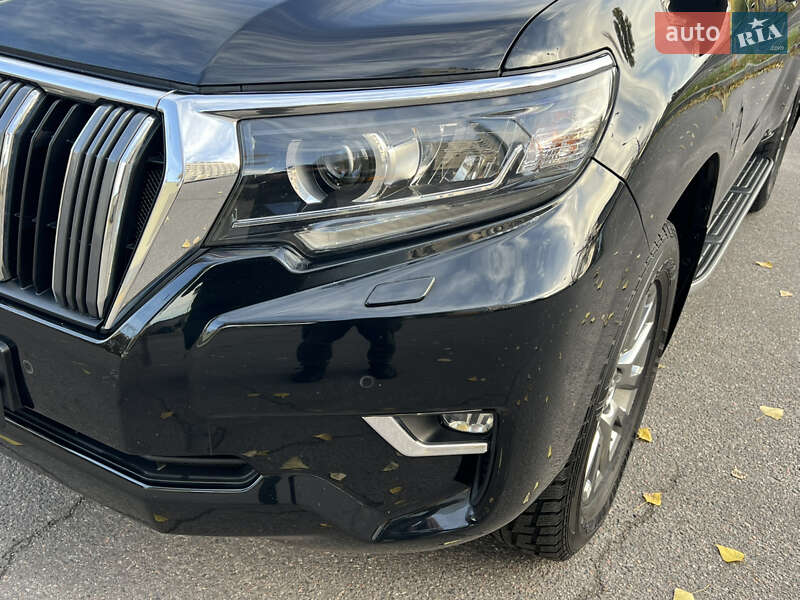 Позашляховик / Кросовер Toyota Land Cruiser Prado 2018 в Києві