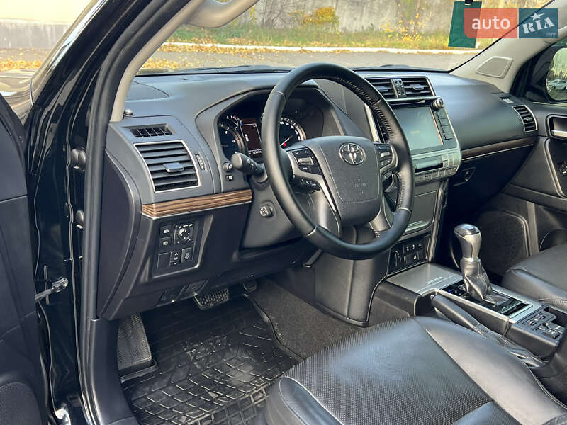 Позашляховик / Кросовер Toyota Land Cruiser Prado 2018 в Києві