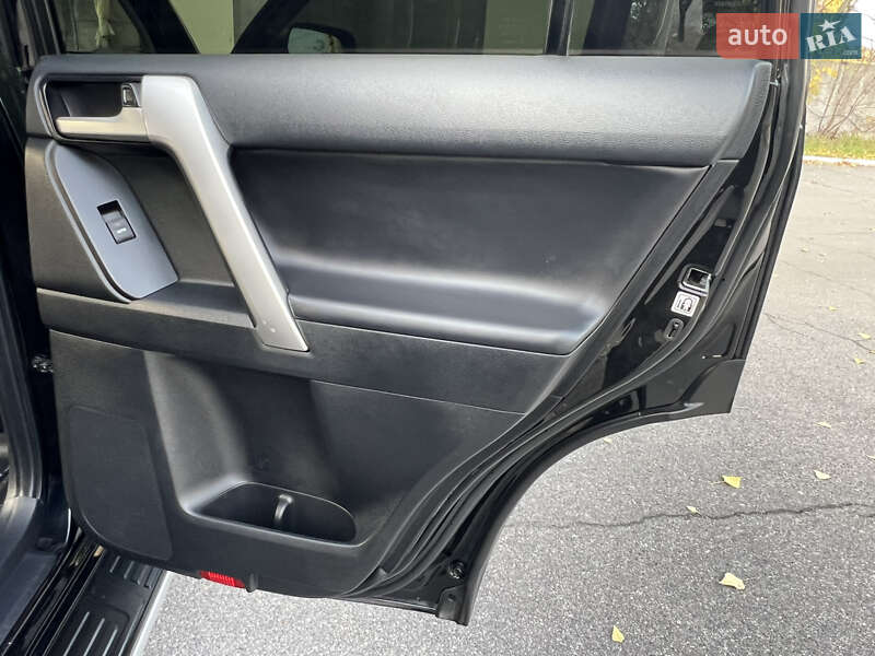 Позашляховик / Кросовер Toyota Land Cruiser Prado 2018 в Києві