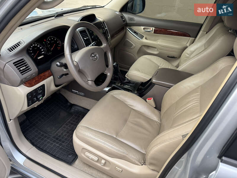 Позашляховик / Кросовер Toyota Land Cruiser Prado 2005 в Києві