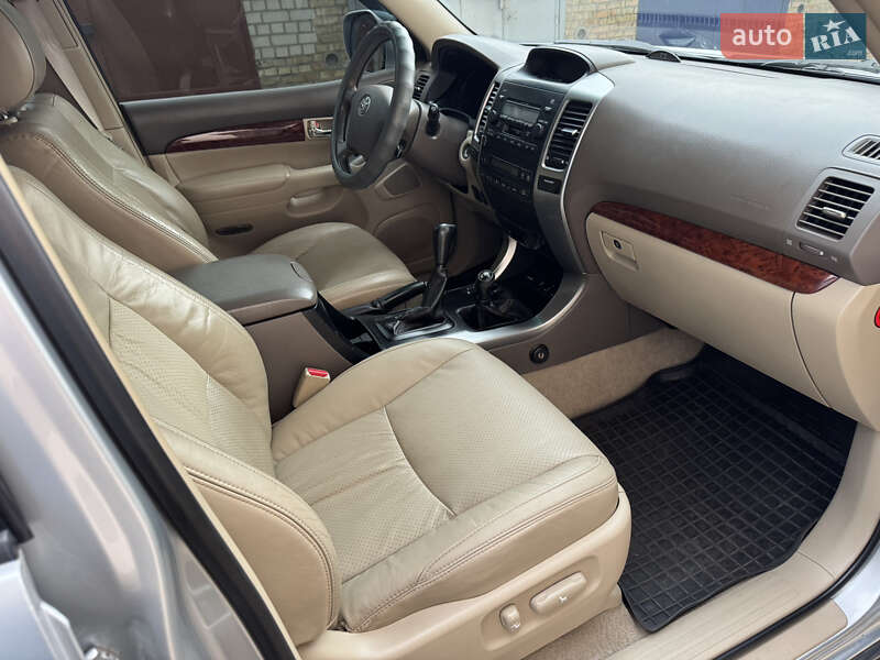Позашляховик / Кросовер Toyota Land Cruiser Prado 2005 в Києві
