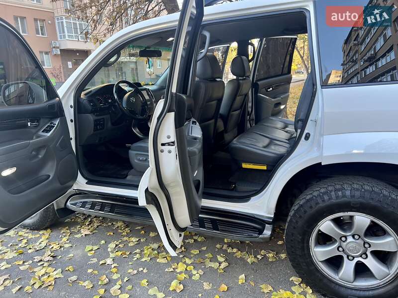 Позашляховик / Кросовер Toyota Land Cruiser Prado 2008 в Миколаєві