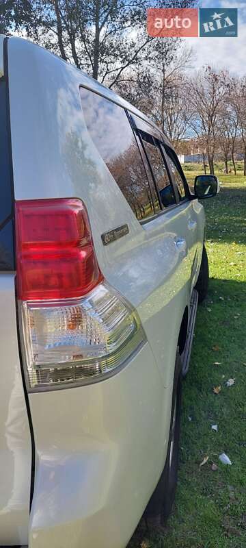 Внедорожник / Кроссовер Toyota Land Cruiser Prado 2010 в Рени