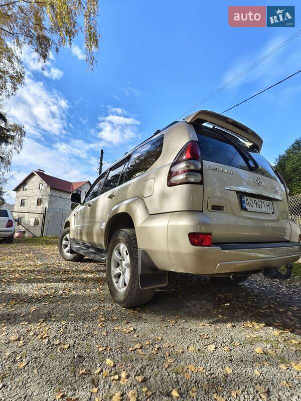 Внедорожник / Кроссовер Toyota Land Cruiser Prado 2005 в Межгорье