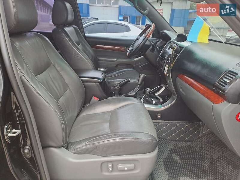Позашляховик / Кросовер Toyota Land Cruiser Prado 2005 в Одесі