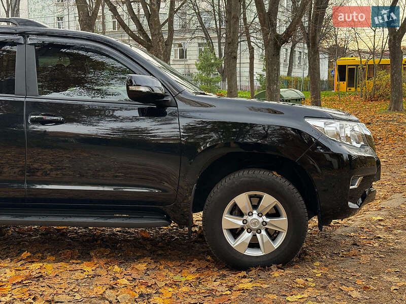 Внедорожник / Кроссовер Toyota Land Cruiser Prado 2018 в Киеве фото 3 Внедорожник / Кроссовер Toyota Land Cruiser Prado 2018 в Киеве
