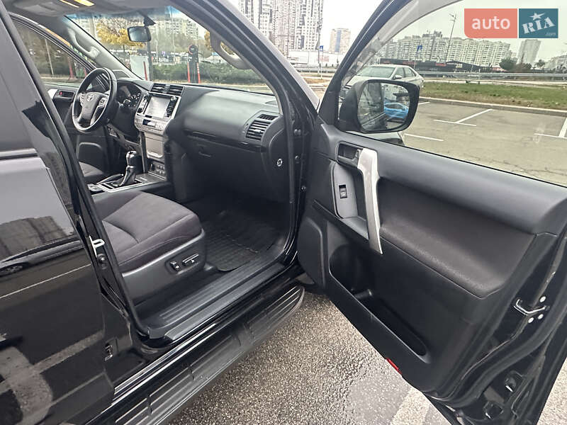 Внедорожник / Кроссовер Toyota Land Cruiser Prado 2017 в Киеве