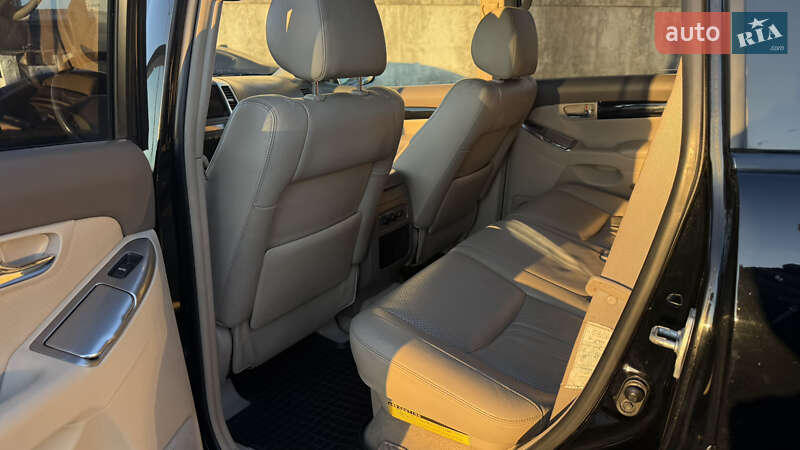 Внедорожник / Кроссовер Toyota Land Cruiser Prado 2006 в Львове