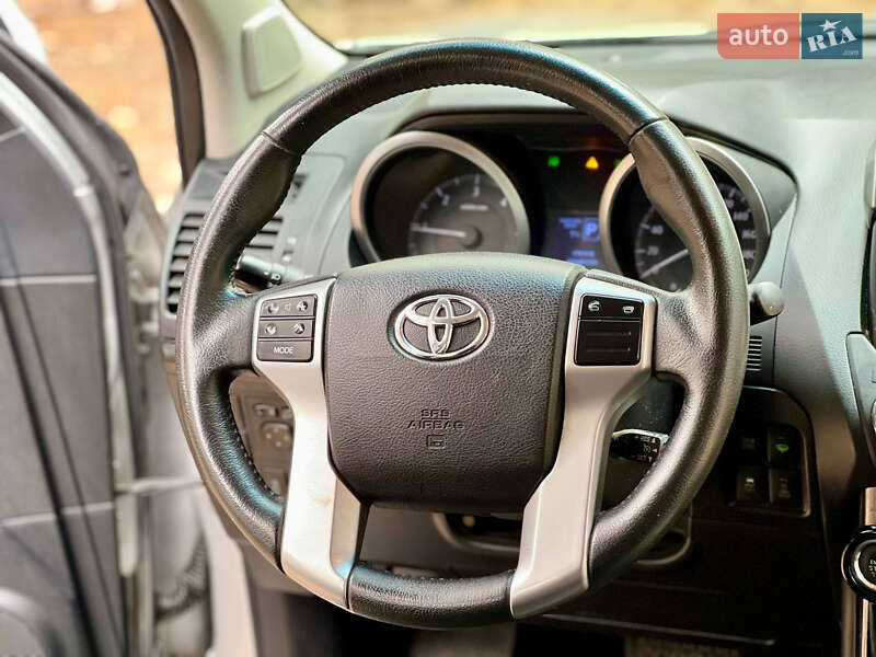 Внедорожник / Кроссовер Toyota Land Cruiser Prado 2017 в Горишних Плавнях