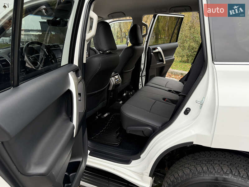 Позашляховик / Кросовер Toyota Land Cruiser Prado 2020 в Києві