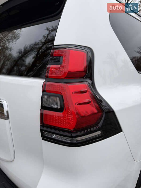 Позашляховик / Кросовер Toyota Land Cruiser Prado 2020 в Києві