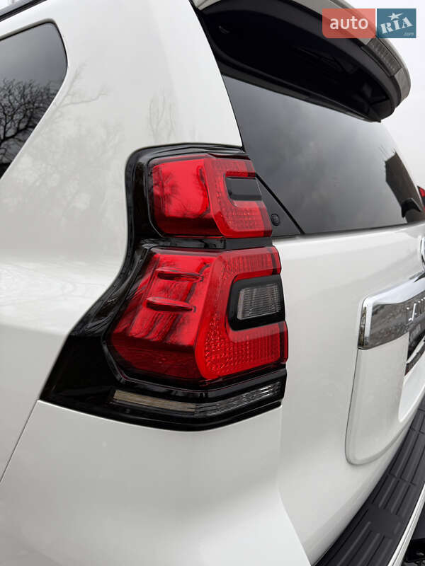 Позашляховик / Кросовер Toyota Land Cruiser Prado 2020 в Києві