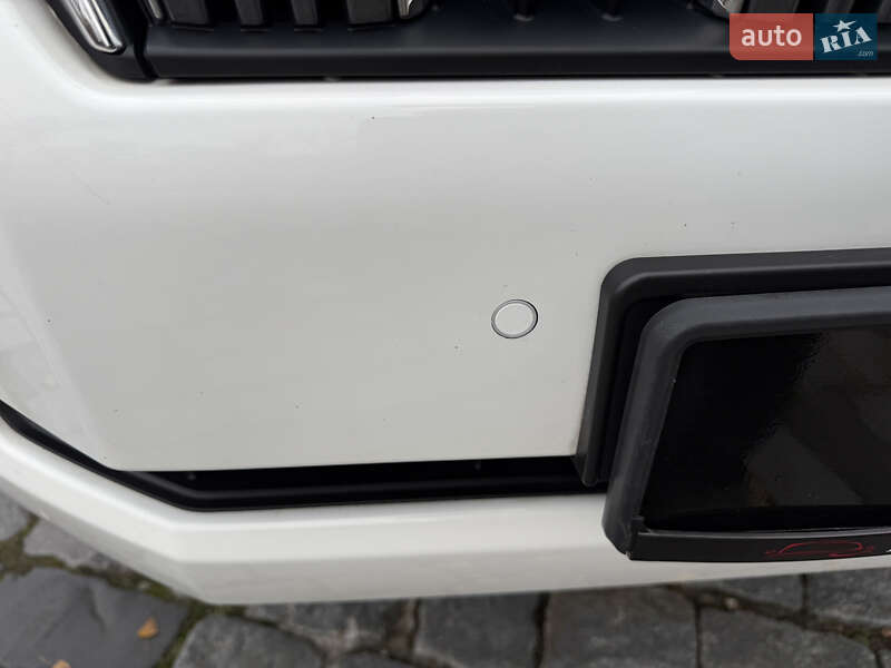 Позашляховик / Кросовер Toyota Land Cruiser Prado 2020 в Києві