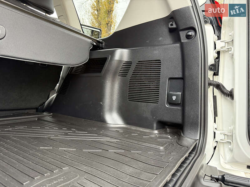 Позашляховик / Кросовер Toyota Land Cruiser Prado 2020 в Києві