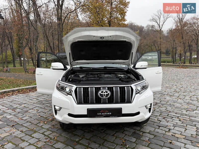 Позашляховик / Кросовер Toyota Land Cruiser Prado 2020 в Києві